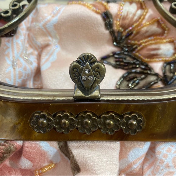 Floral Beaded Handbag - Picture 5 of 8